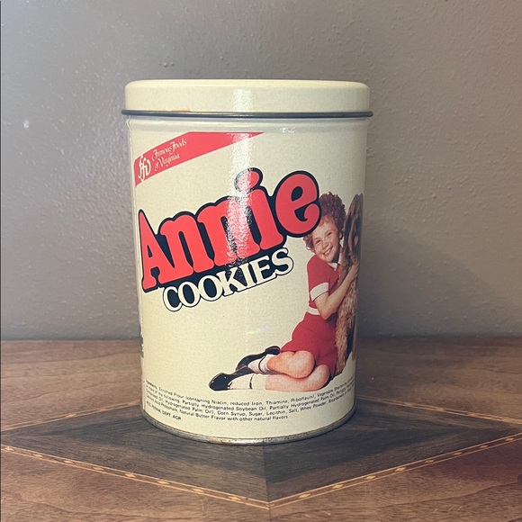 Vintage Other - Vintage Annie Cookie Tin
